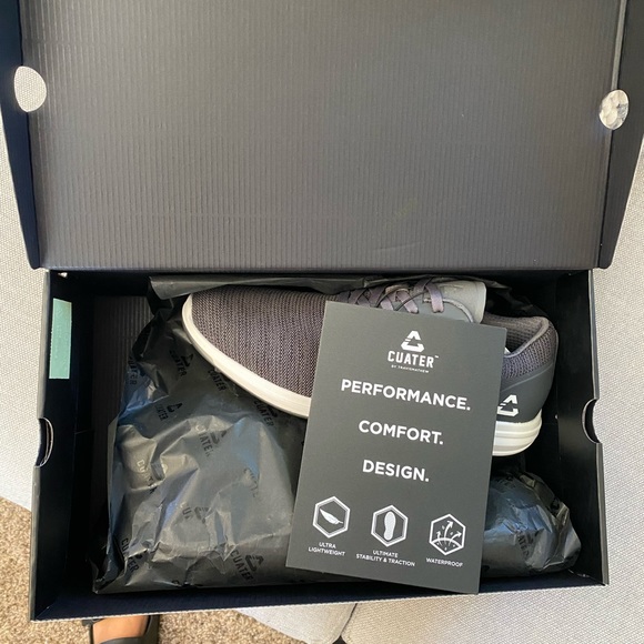 Mens Cuater golf shoes by Travis Mathew. Size 8.5 - Picture 5 of 6